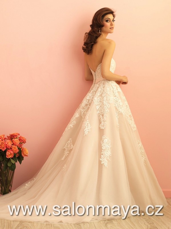 Allure Bridals - Romance 2858 VÝPRODEJ - 6900 KČ allure-bridals-2858-wedding-dress-04.297.jpg