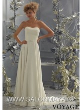 VÝPRODEJ 9900 Kč - Splývavé šifónové šaty v barvě ivory s páskem s jemným kamínkovým zdobením. 