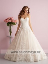 VÝPRODEJ 4900 Kč - Svatební šaty značky Allure Bridals v barvě ivory (smetanové) celokrajkové s velkou sukní, srdíčkový výstřřih