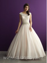 VÝPRODEJ 4900 Kč - Šaty s bohatou tylovou sukní, krajkový top, zakrytý dekolt, krátký rukávek, kamínkový pásek, vzadu hluboký výstřih do V. 