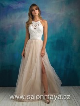 VÝPRODEJ 12900 Kč - Svatební šaty v pudrové barvě, krajkový top se zapínáním za krkem, rozparek, krásně řešená krajková záda. 