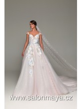 VÝPRODEJ 12900 Kč  - Pudrové svatební šaty s bohatou tylovou sukní, padlá ramínka. Šaty jsou zdobeny smetanovými a bledě modrými květy. 