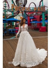 VÝPRODEJ 18900 KČ.  - Svatební šaty v barvě Ivory s dlouhým rukávem, hlubokým výstřihem a zdobením 3D kytek, bohatá sukně.