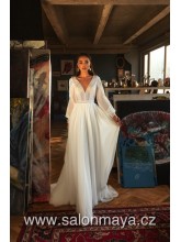 Splývavé svatební boho šaty s dlouhým balónovým rukávem. Krajkový top. 