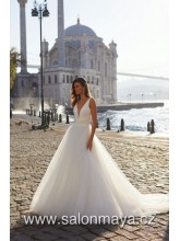 VÝPRODEJ 9900 Kč  - Jednoduché šaty na ramínka, hluboký výstřih do V. Bohatá tylová sukně. 