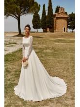 VÝPRODEJ 15900 KČ  - Lehké boho šaty s dlouhým krajkovým rukávem. Krajkový top, výkroj na zádech, lehká šifónová sukně. 