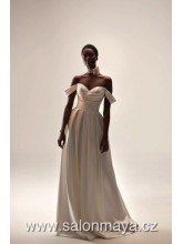 VÝPRODEJ 15900 KČ - Splývavé, saténové svatební šaty s padlými ramínky, řasení na topu. 