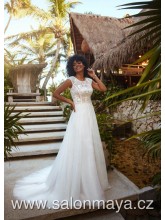 Svatební boho šaty s krátkým rukávem, krajkový top bez výstřihu, srdíčkový výkroj na zádech, lehká tylová sukně. 