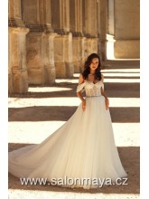 Celotřpytivé korzetové šaty s padlými ramínky, bohatá tylová sukně. 