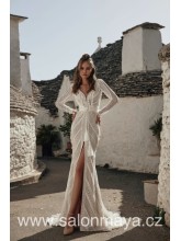 Upnuté celokrajkové boho šaty se středovým rozparkem, hluboký výstřih do V, vzadu na zavazování. 