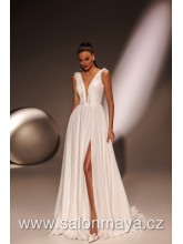 Lehké šifónové šaty na ramínka, hluboký výstřih do V je pošit drobnými kvítky, rozparek. 