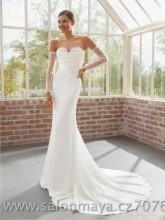 Korzetové upnuté šaty střihu mořská panna, řasení na korzetu, prsa jsou pošity drobnými korálky, přídavné rukávy. 