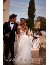 Korzetové svatební šaty s ramínky, bohatá tylová sukně, třpytivý korzet, šněrování. Ramínka a korzet jsou zdobené flitry a perlami. 