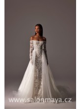 Upnuté, krajkové šaty s 3D květinami, s dlouhým rukávem, šněrování.  Šaty lze doplnit připínací sukní. Šaty jsou transparentní možné využít průhlednosti jen s tělovými kalhotkami nebo doplnit o spodničku. 