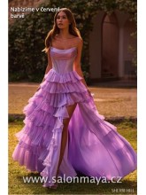 Červené korzetové šaty, korzet je zdoben kamínky, volánková sukně, rozparek, šněrování (US6). 