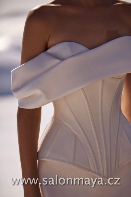 Milla Nova Floriane florianed_wm.jpg