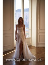 Romantické svatební šaty áčkového střihu vyrobené z jemné květinové krajky zdobené třpytivými flitry. Ramínka, šněrování, boční rozparek. 