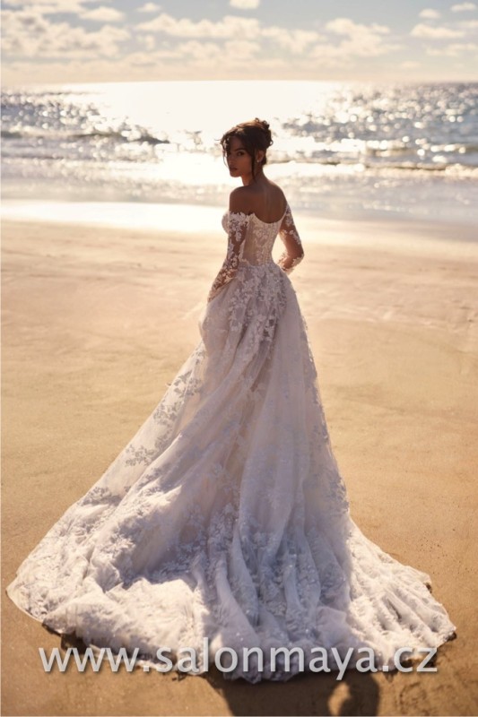 Milla Nova Charm charm1_wm.jpg