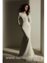 Upnuté minimalistické šaty střihu mořská panna s dlouhými rukávy. Dlouhé rukávy se zapínají elegantní řadou knoflíků. Výkroj na zádech, zapínání na zip. 