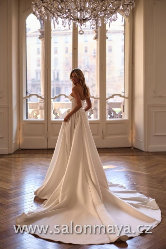 Milla Nova Annaliese annaliesea_wm.jpg