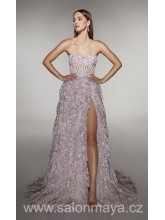 Světle růžové, korzetové šaty s drobnými kvítky, padlá odepínací ramínka, volánková sukně, rozparek, šněrování. 