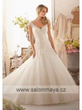 VÝPRODEJ 4900Kč -Šaty v barvě ivory, značky Mori Lee se snížený pasem, palými ramínky, krajkový korzet, který je pošit drobnými kamínky, vzadu hluboký výstřih do V